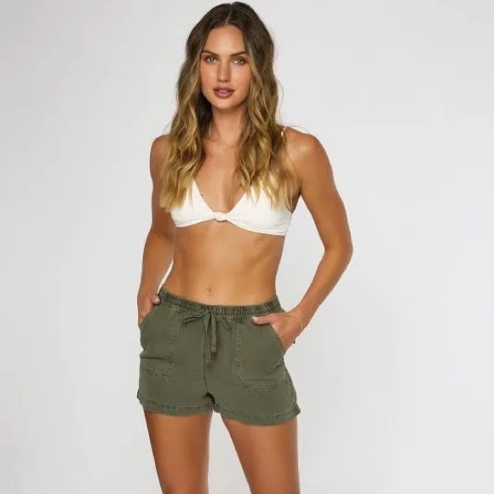 O’Neill Fran shorts. Medium. Army green. NWT